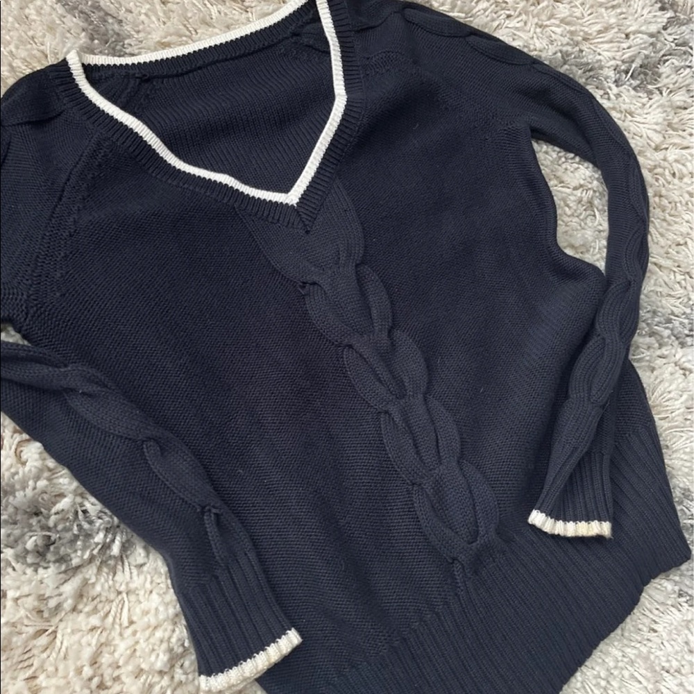 💙💙💙 Preppy Sweater 💙💙💙 - Picture 3 of 3